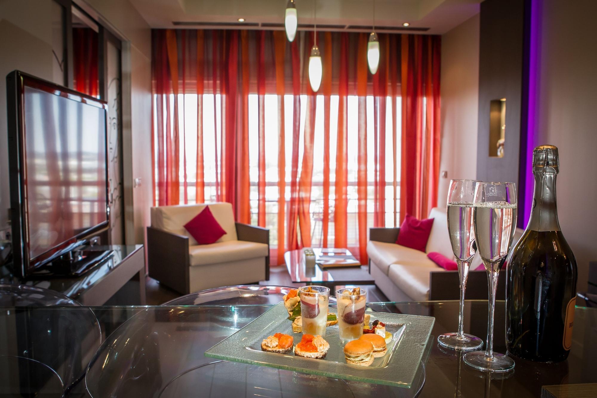 Hotel & Spa Vatel نيم المظهر الخارجي الصورة