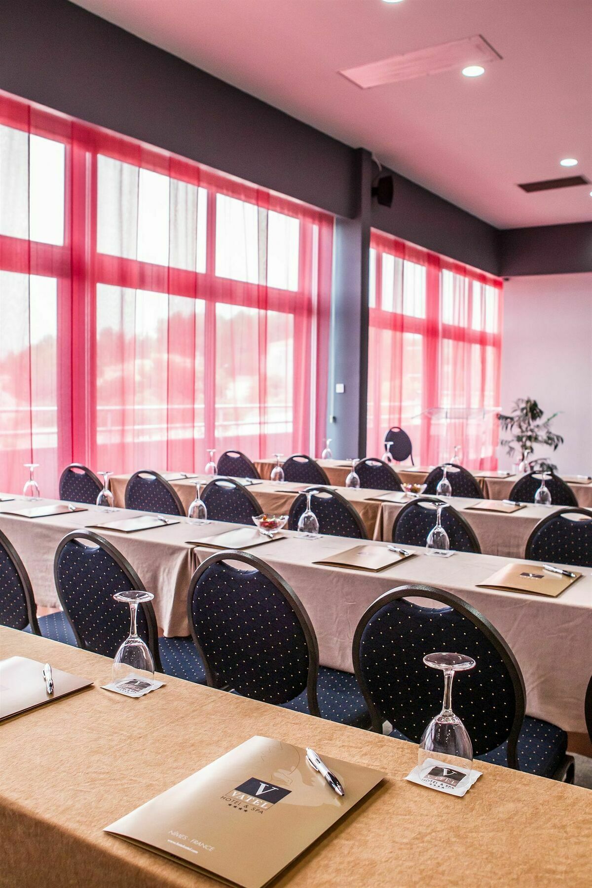 Hotel & Spa Vatel نيم المظهر الخارجي الصورة